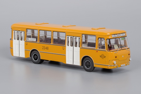 Модель 1:43 677М с номерами и маршрутом (1983), охра