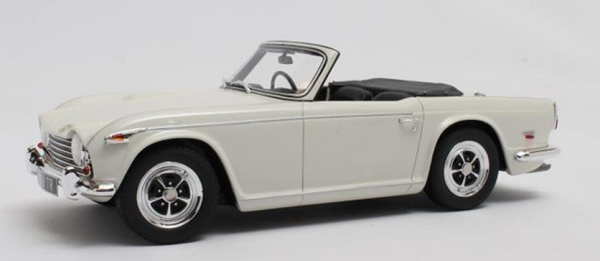 Модель 1:18 Triumph TR5 P.I. white '67-'68