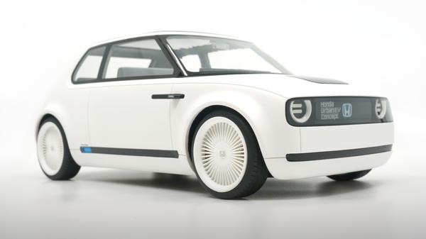 Модель 1:18 Honda Urban EV Concept - white