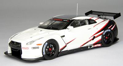 Модель 1:43 Nissan R35 GT-R FIA GT - present. white