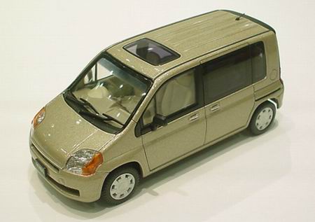 Модель 1:43 Honda Mobilio - light brown
