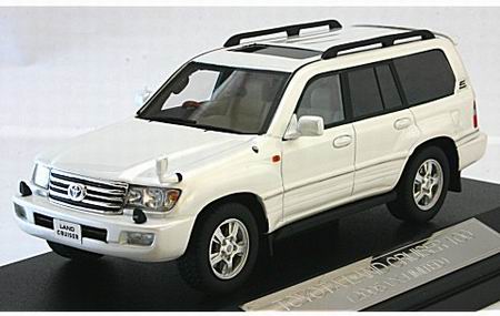 Модель 1:43 Toyota Land Cruiser 100 (Japan version) - white