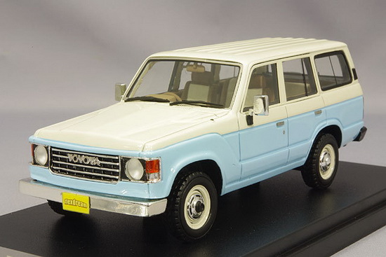 Модель 1:43 Toyota Land Cruiser 60 Flex Dream - lt blue/white