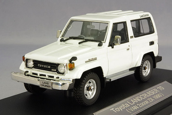 Модель 1:43 Toyota Land Cruiser 70 ZX - white