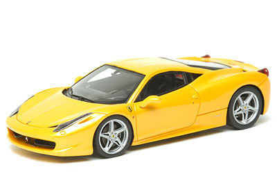 Модель 1:43 Ferrari 458 Italia - pearl yellow