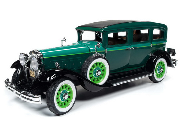 peerless master 8 sedan (tri tone green) 1931 AW261 Модель 1:18