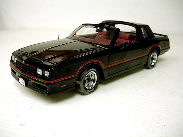 Модель 1:18 Chevrolet Monte-Carlo SS - black