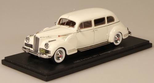 Packard 180 7-passenger limousine - beige