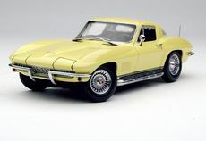 Модель 1:18 Chevrolet Corvette Sting Ray - yellow