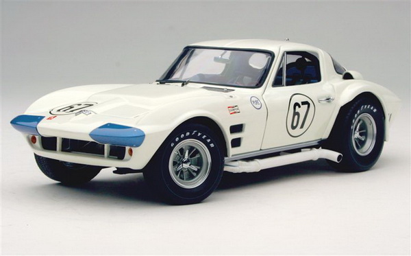 Модель 1:18 Corvette Grand Sport Coupe - 1964 Road America 500 - Roger Penske