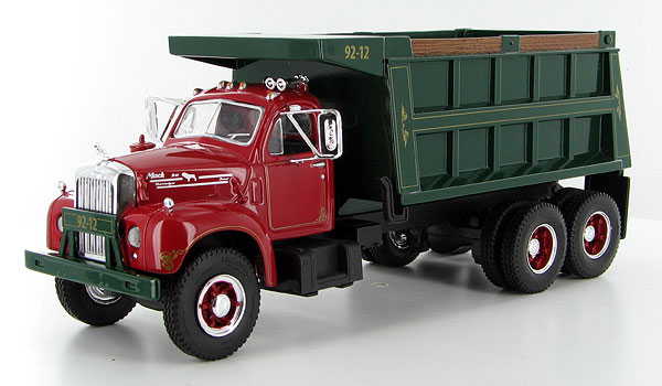 Модель 1:34 Mack B-61 Dual-Axle Dump Truck