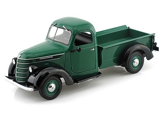 Модель 1:25 International D-2 PickUp Truck - Green