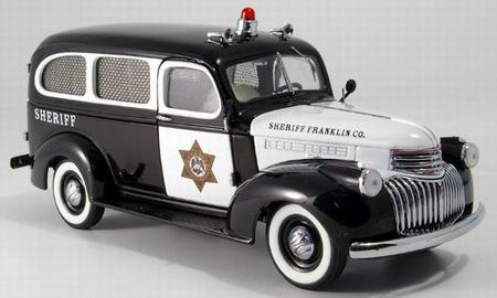 Модель 1:24 Chevrolet Suburban Sheriff`s Wagon