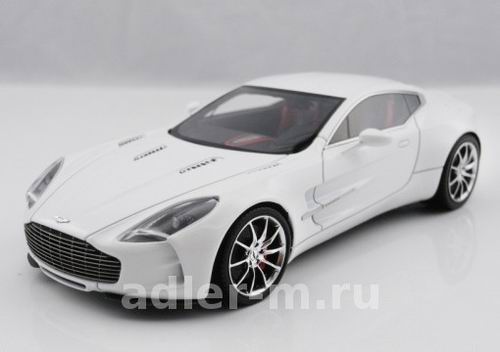Модель 1:43 Aston Martin One 77 (White)