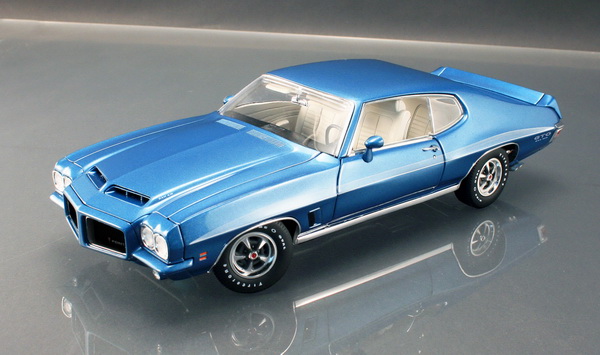 Модель 1:18 Pontiac Le Mans GTO - Lucerne Blue