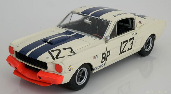 Модель 1:18 Shelby GT350 №123 1965 weiß/blau Kemp Limited Edition 123 pcs.
