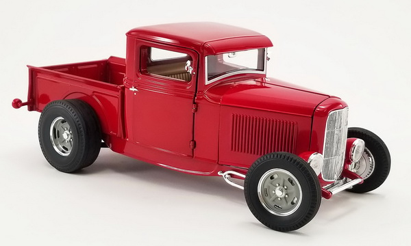 Модель 1:18 Ford Hot Rod Pick Up - red