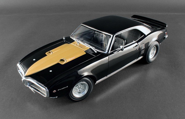 Модель 1:18 Pontiac Firebird - Blackbird