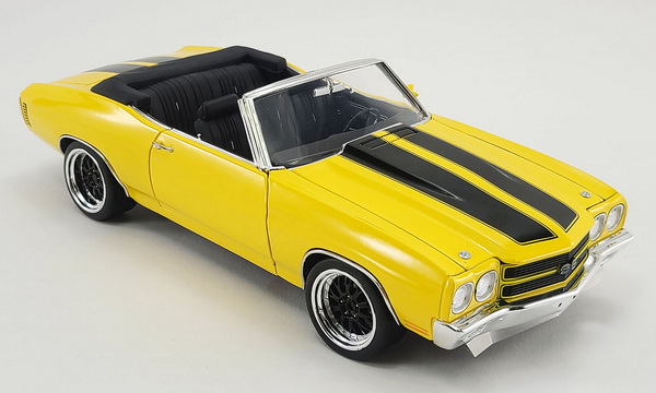 Модель 1:18 Chevrolet Chevelle SS Convertible Restomod 1970 - Yellow with Black Stripes