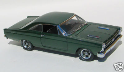 Модель 1:18 Ford Fairlane Muscle Twins - dark green met