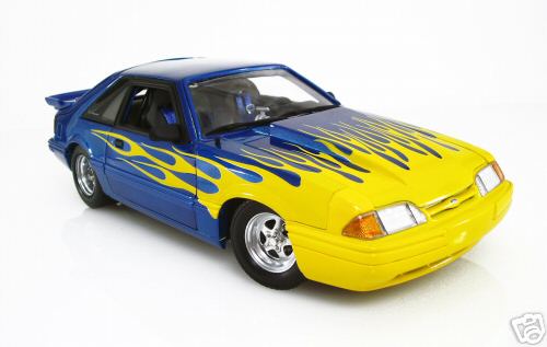 Модель 1:18 Street Heat Mustang - blue/yellow flames