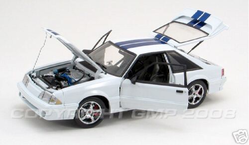 ford mustang gt street fighters - white/blue stripes G1801826 Модель 1:18