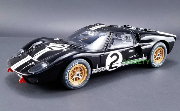 Модель 1:12 Ford GT40 MKIIB - #2 1966 Le Mans Winner - 50th Anniversary Edition