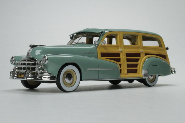 Модель 1:43 Pontiac Streamlined Woodie - genesee green (L.E.270pcs)