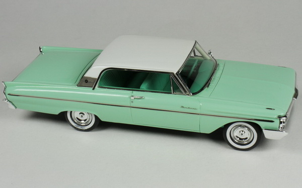 Модель 1:43 Mercury Monterey - green/white (L.E.210pcs)