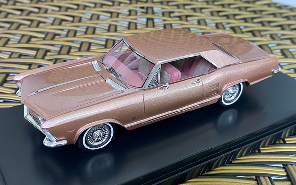 Модель 1:43 Buick Riviera 1963 - Rose Mist Poly