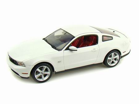 ford mustang gt - performance white GL12814 Модель 1:18