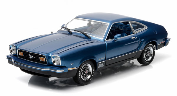 Модель 1:18 Ford Mustang II Mach 1 1976 Blue/Black
