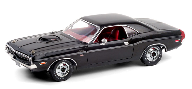 Модель 1:18 DODGE Challenger R/T 440 6-Pack 1970 Black and Deluxe Wheel Covers