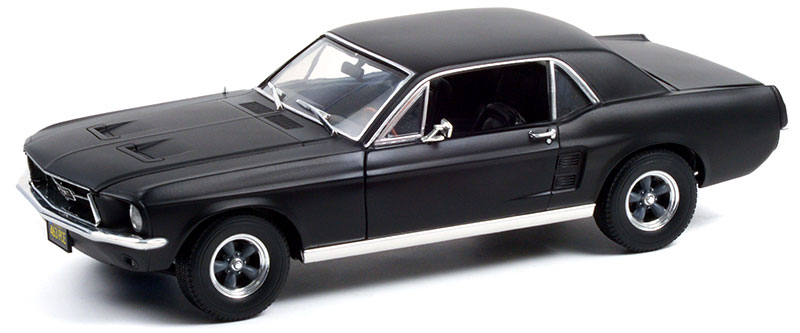 Модель 1:18 Ford Mustang Coupe - matte black (машина Адониса Крида из к/ф «Крид: Наследие Рокки»)