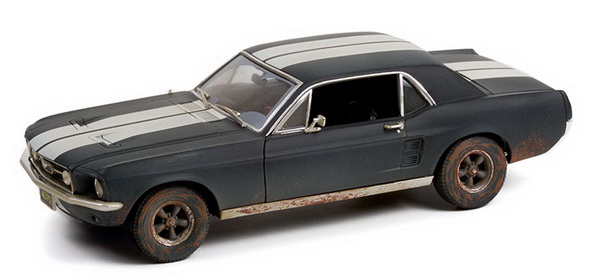 Модель 1:18 Ford Mustang Coupe - matte black (машина Адониса Крида из к/ф 