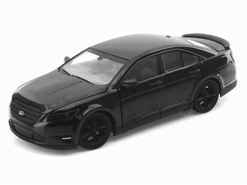 Модель 1:24 Ford Taurus «Men in Black III» (2012) (из к/ф «Люди в черном III»)