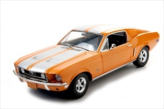 Модель 1:18 Ford Mustang GT Fastback - orange/silver stripes