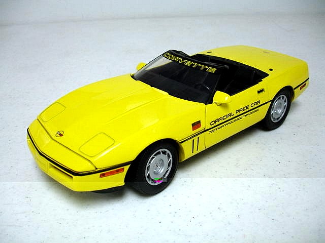 Модель 1:18 Chevrolet Corvette Indy 500 Pace car - yellow