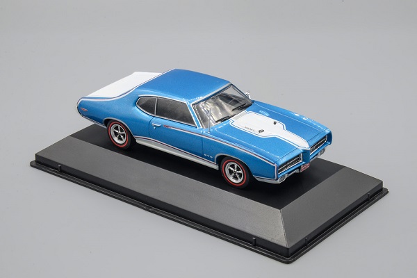 Модель 1:43 Pontiac GTO Royal Bobcat