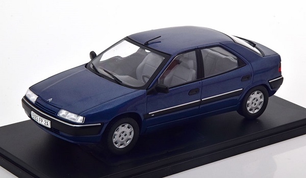 Модель 1:24 CITROEN Xantia (1993), blue metallic