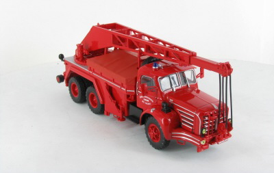 magirus-berliet sur tbo 15 - camion-citerne d'intervention de 15 tonnes (с журналом) M6799-30 Модель 1:43