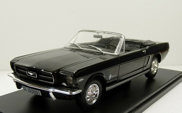 Модель 1:24 Ford Mustang Convertible 1965 - Black