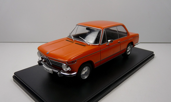 Модель 1:24 BMW 2002 Tii 1971 - Orange