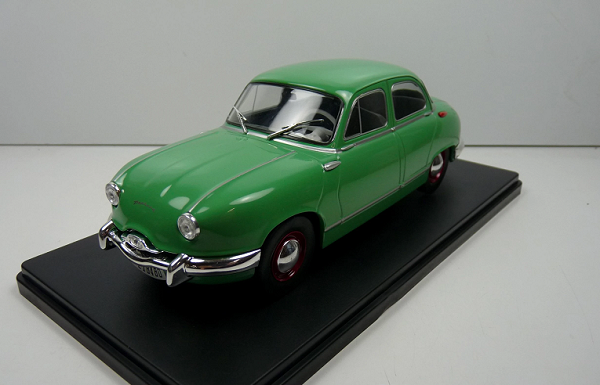 Модель 1:24 Panhard Dyna z 1958 - Green