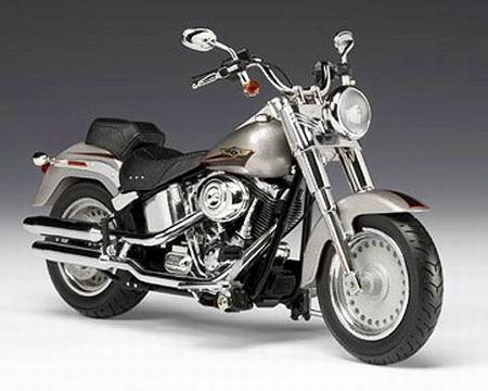Модель 1:12 Harley-Davidson FLSTF Fat Boy in Pewter Pearl