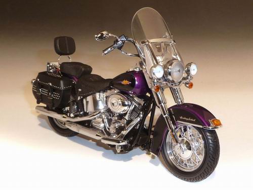 Модель 1:12 Harley-Davidson FLSTC Hertiage Softail Deluxe - Psychedelic Purple vivid black