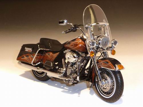 Модель 1:12 Harley-Davidson FLHRC Road King - Vaquero Color Shop