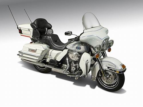 Модель 1:12 Harley-Davidson FLHTCU Ultra Classic Electra Glide - White