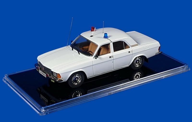 Модель 1:43 31013 V8 1985-1992 г.г. - ГОН (одинарный выпускной тракт)