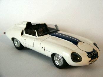 Модель 1:43 Jaguar E2A Street Actual car - white/blue stripe (L.E.120pcs)